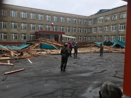 В Хабаровском крае возбуждено уголовное дело по факту травмирования ребенка кровлей школы во время тайфуна